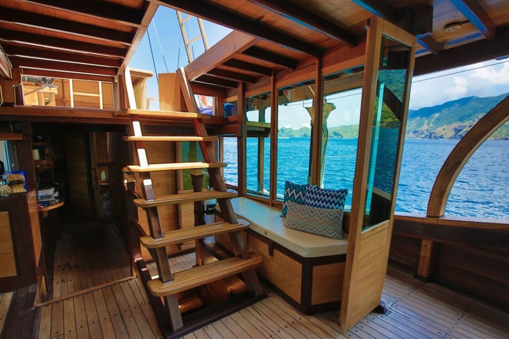 So You Are Sailing with Komodo Boat and It Rains, Here’s What to Do